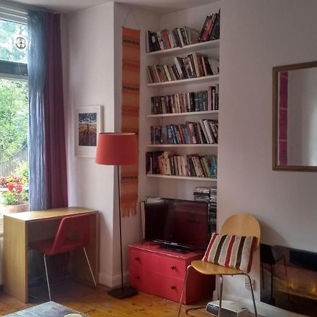 Homey, Warm & Welcoming Room. London Exteriör bild