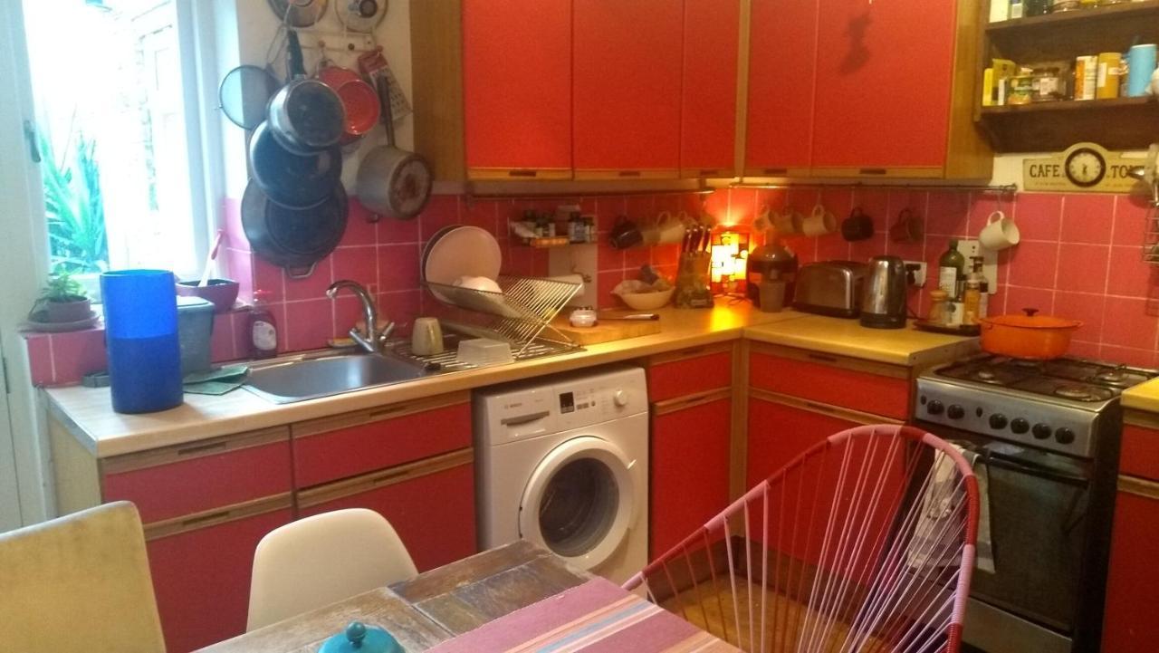 Homey, Warm & Welcoming Room. London Exteriör bild