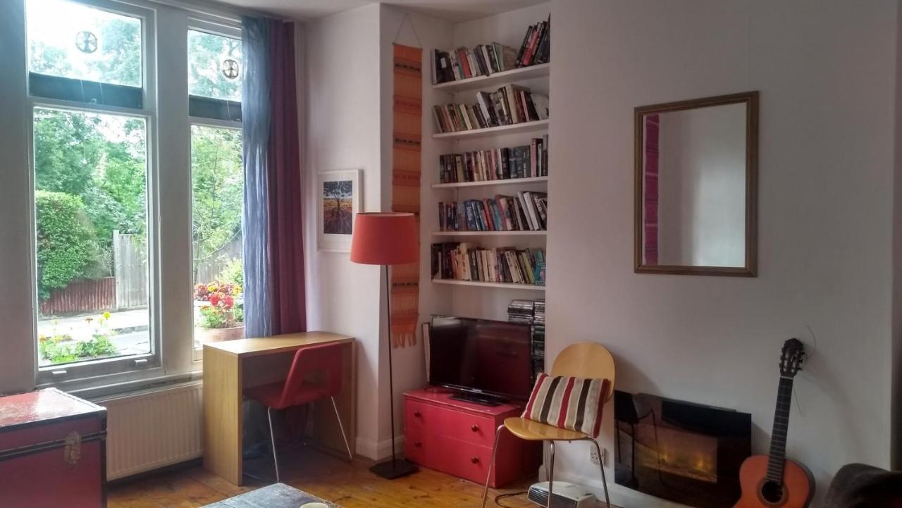 Homey, Warm & Welcoming Room. London Exteriör bild